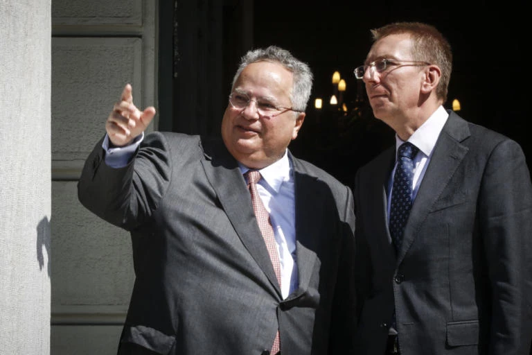 Λετονός ΥΠΕΞ για Νίκο Κοτζιά: «Τον θαυμάζω για την Συμφωνία των Πρεσπών» (εικόνες)